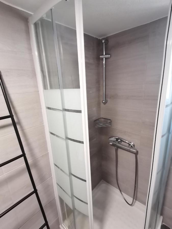 Penthouse Spacious W Super Wifi & Terrace, 2 Min From Metro Афины Экстерьер фото